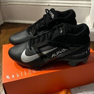 Nike Alpha Menace 4 Pro football cleats brand new sz 8